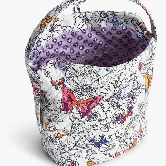 Vera Bradley Wildwood Hobo Purse

Wing & Bloom Pattern - Picture 2 of 2